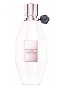 Parfumul Viktor & Rolf Flowerbomb Dew miroase a buchet mare scump de flori de primavara, cu trandafiri albi, usor rozalii in mijloc proaspat taiati cu roua diminetii inca pe ele. Este un parfum atat de elegant, puternic si delicat in acelasi timp.